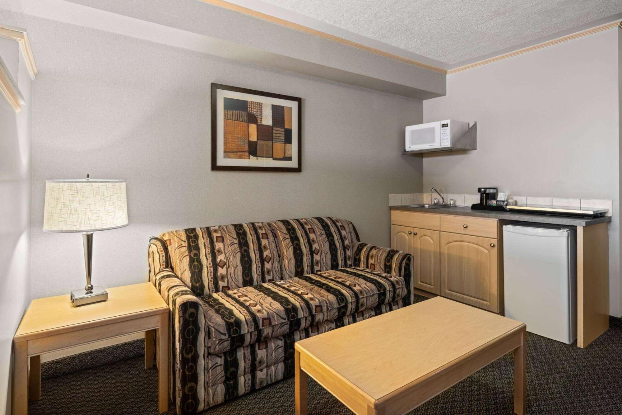 Travelodge By Wyndham פורט מקמארי מראה חיצוני תמונה