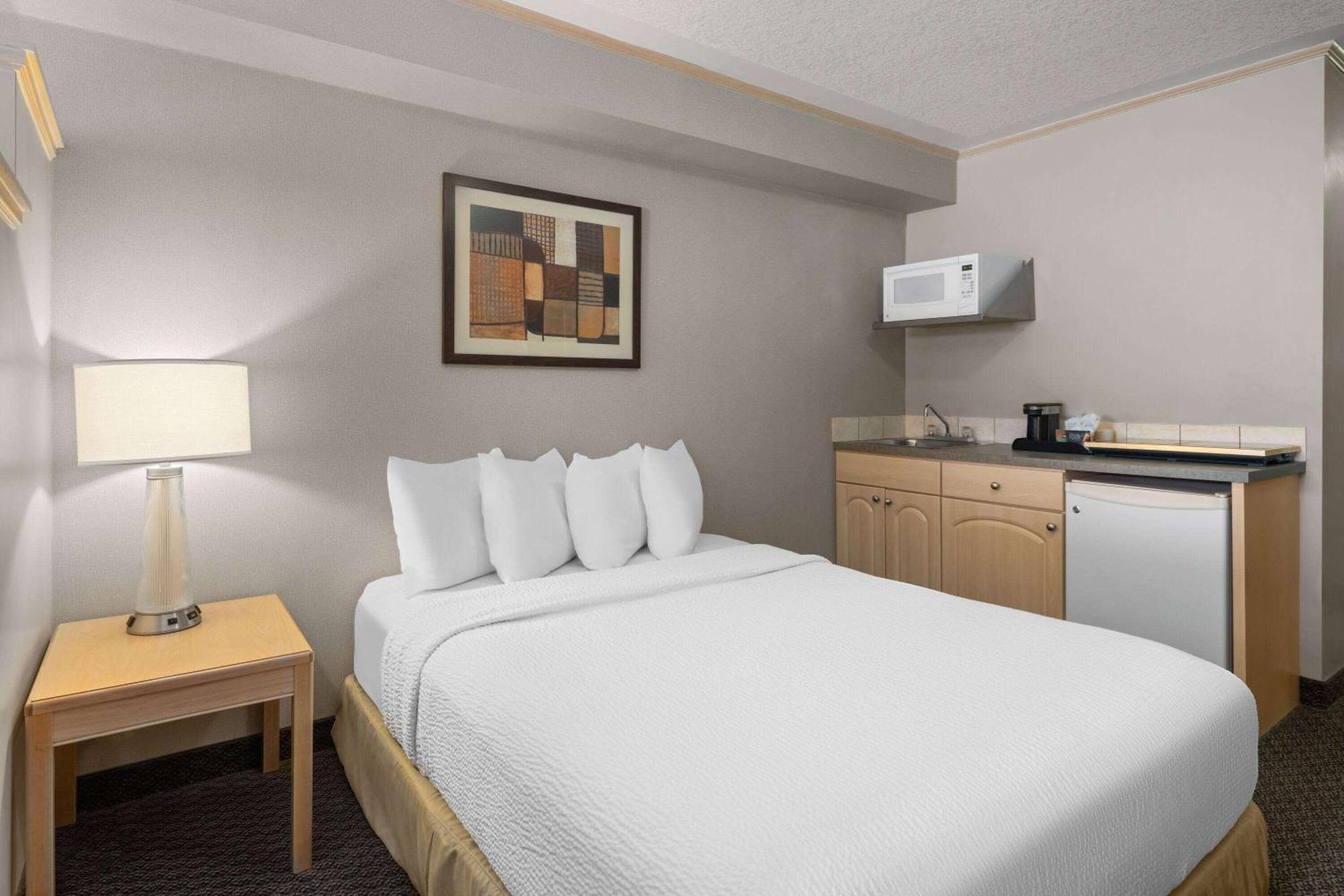Travelodge By Wyndham פורט מקמארי מראה חיצוני תמונה