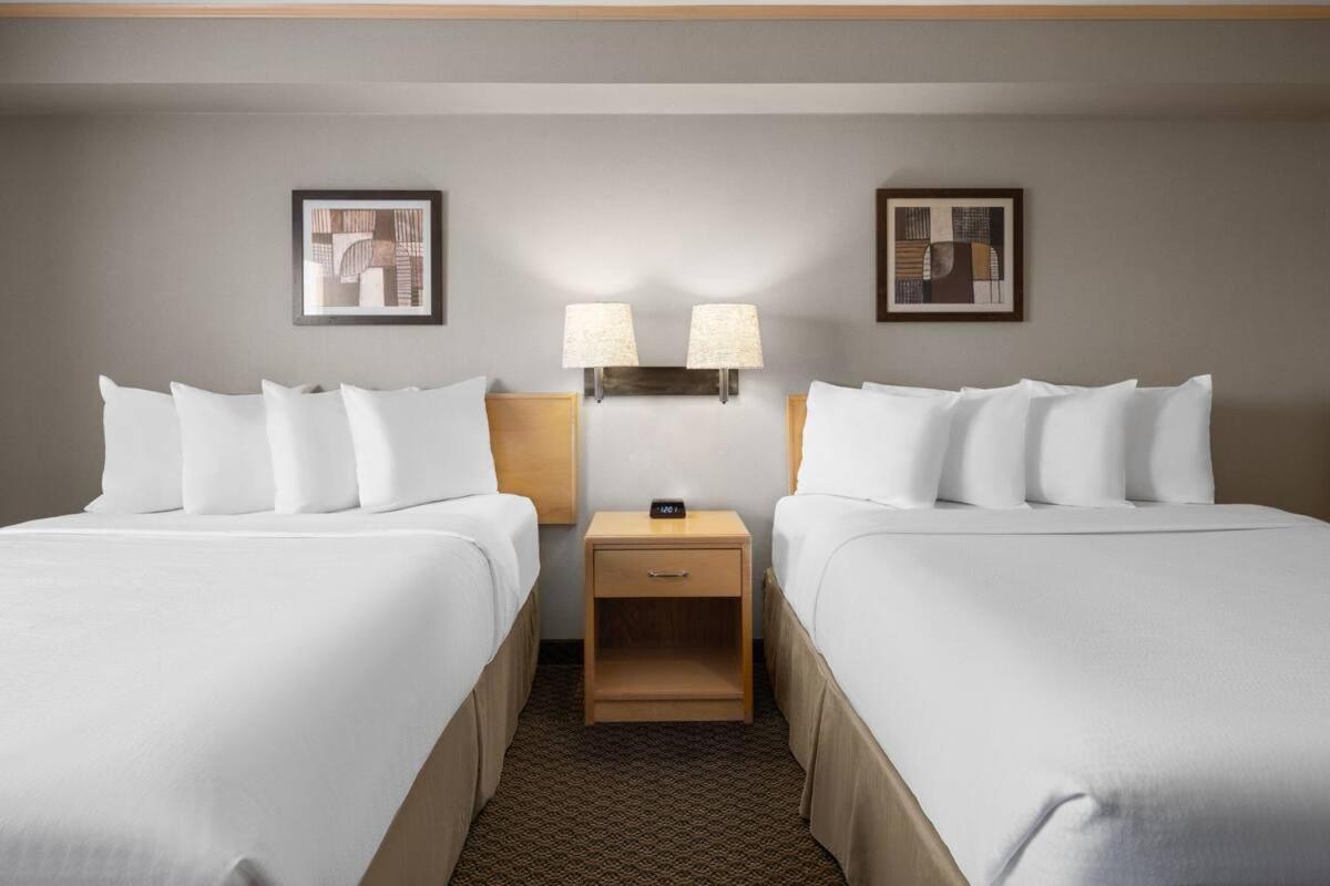 Travelodge By Wyndham פורט מקמארי מראה חיצוני תמונה