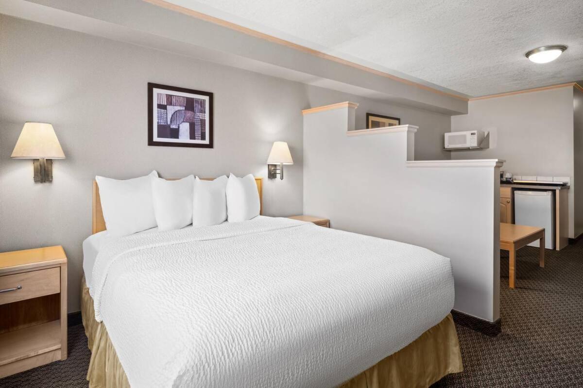 Travelodge By Wyndham פורט מקמארי מראה חיצוני תמונה