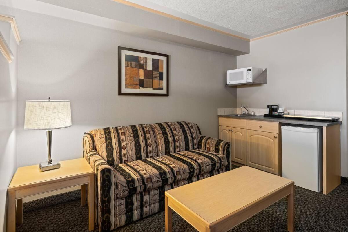 Travelodge By Wyndham פורט מקמארי מראה חיצוני תמונה