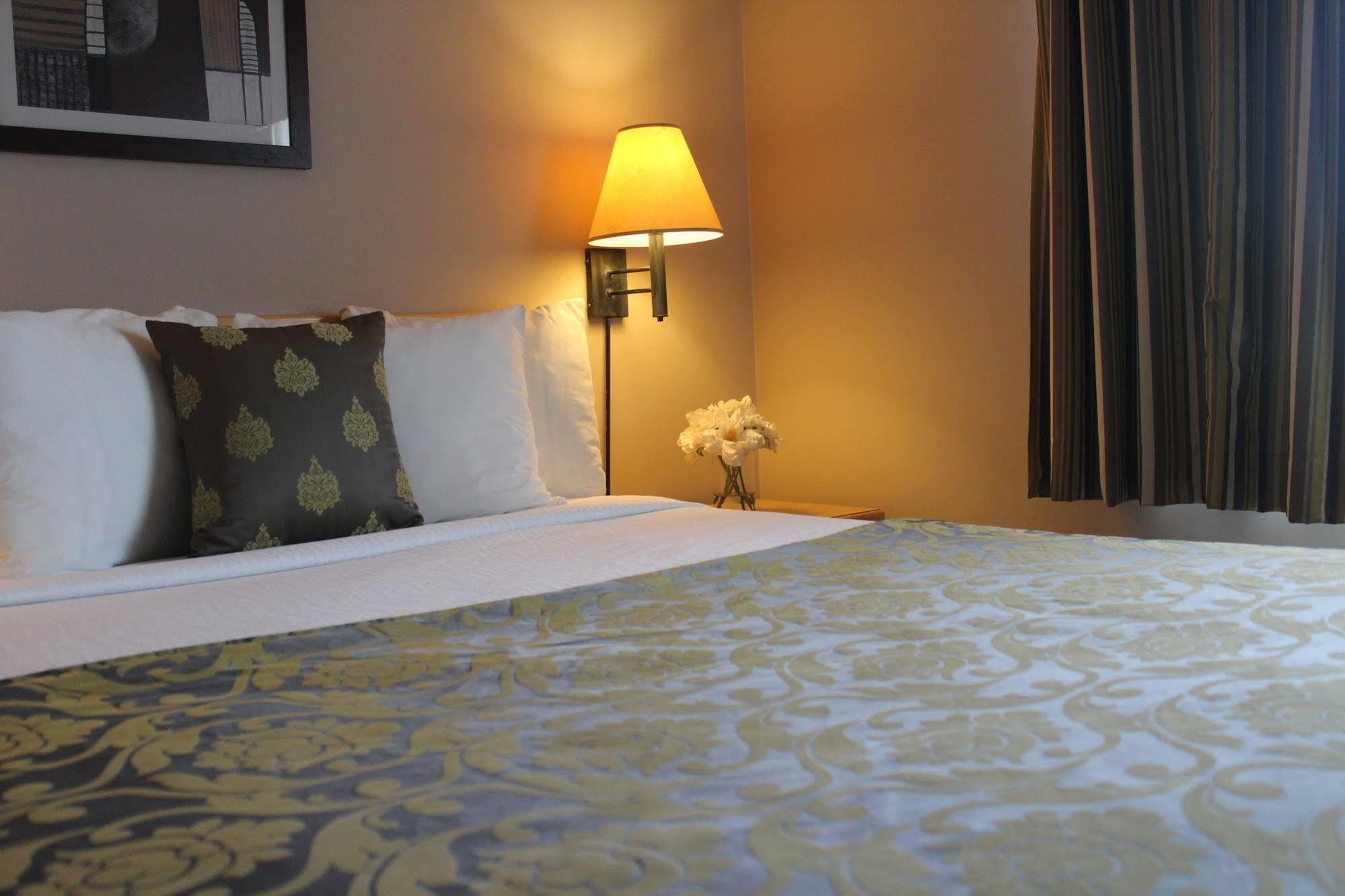 Travelodge By Wyndham פורט מקמארי מראה חיצוני תמונה