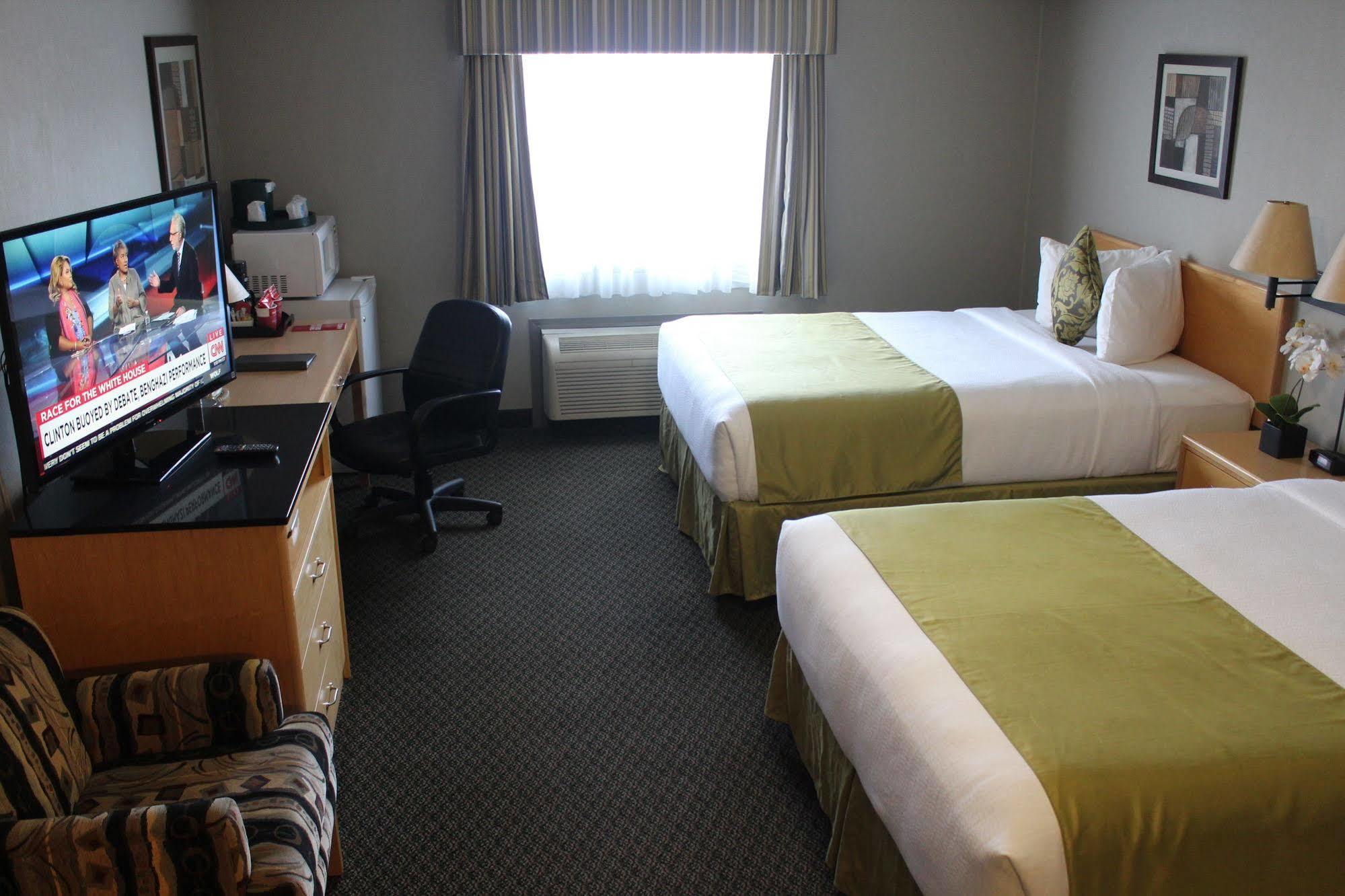 Travelodge By Wyndham פורט מקמארי מראה חיצוני תמונה
