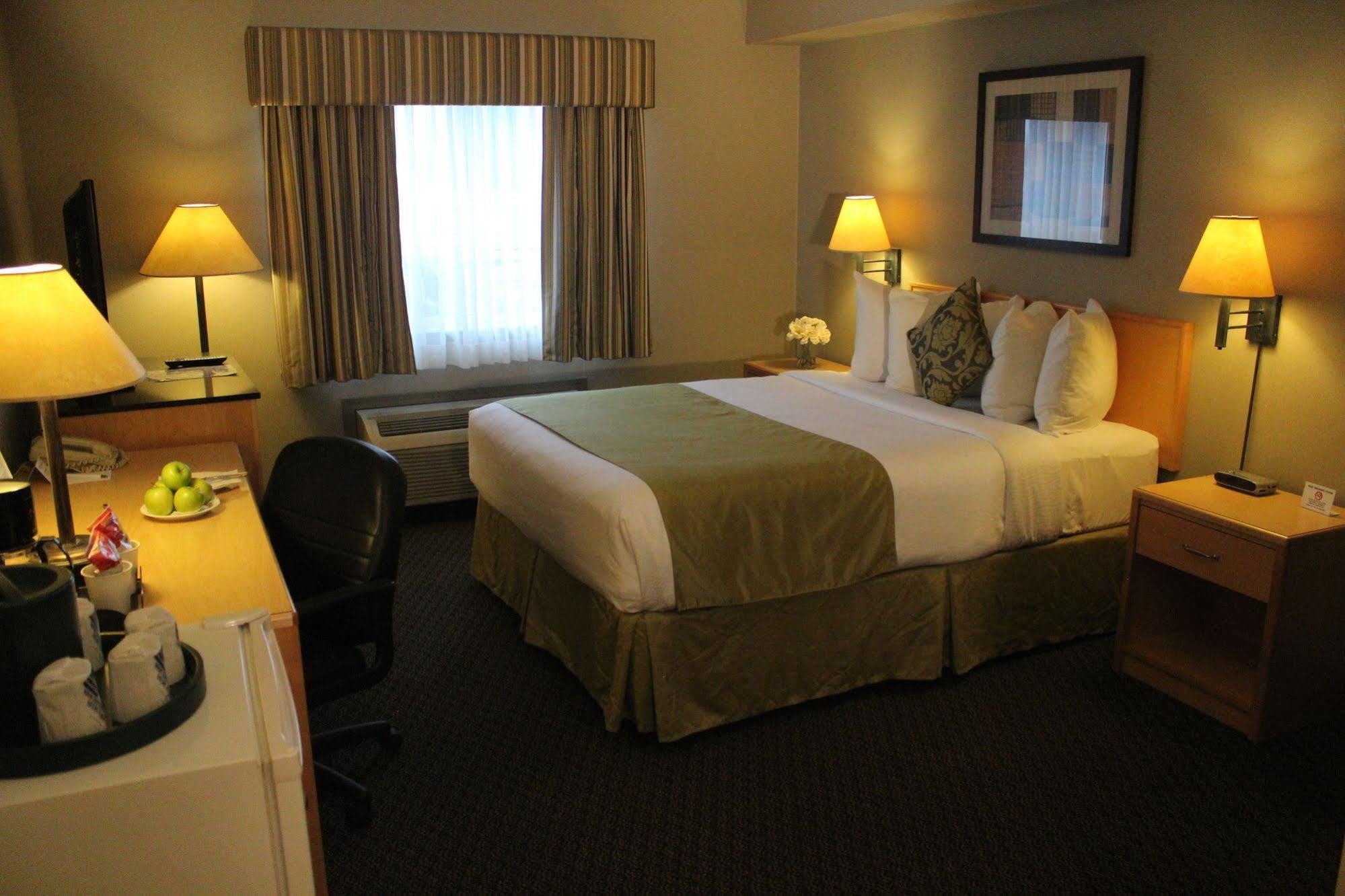 Travelodge By Wyndham פורט מקמארי מראה חיצוני תמונה