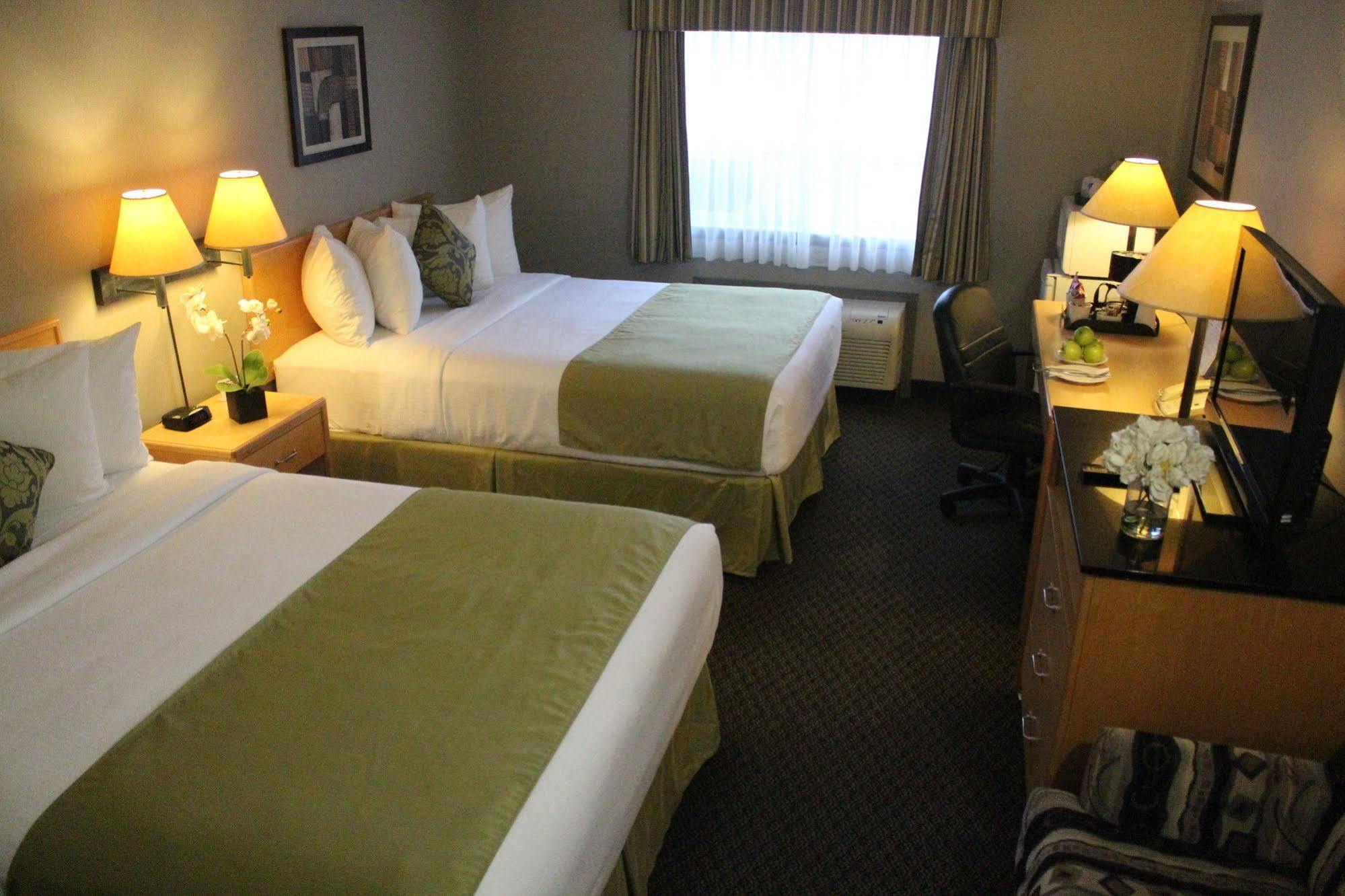 Travelodge By Wyndham פורט מקמארי מראה חיצוני תמונה