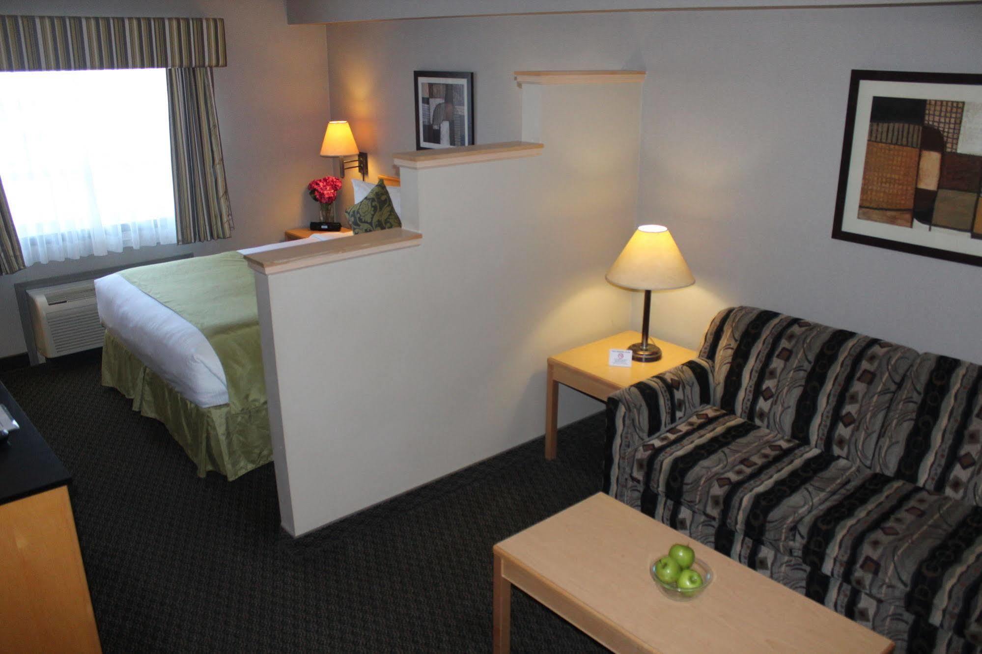 Travelodge By Wyndham פורט מקמארי מראה חיצוני תמונה